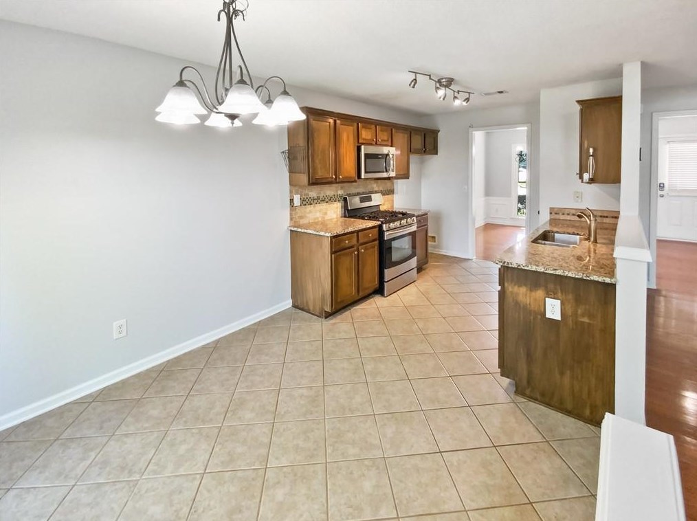 2944 Cottesford Way, Smyrna GA  30080-2193 exterior