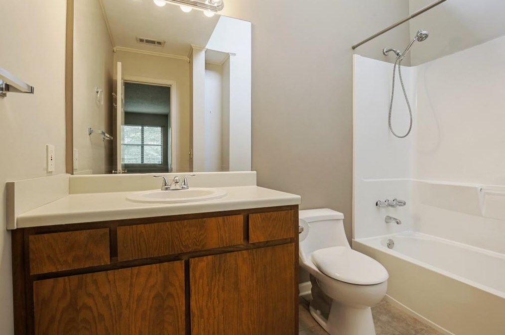 1098 Creatwood Pl, Smyrna GA  30080-8214 exterior
