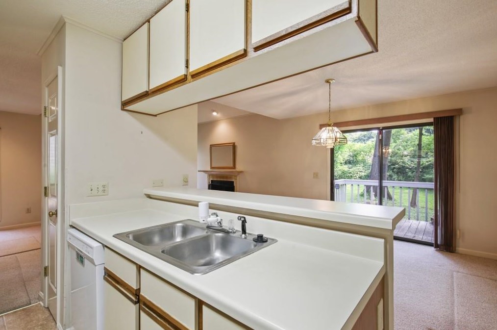 1098 Creatwood Pl, Smyrna GA  30080-8214 exterior