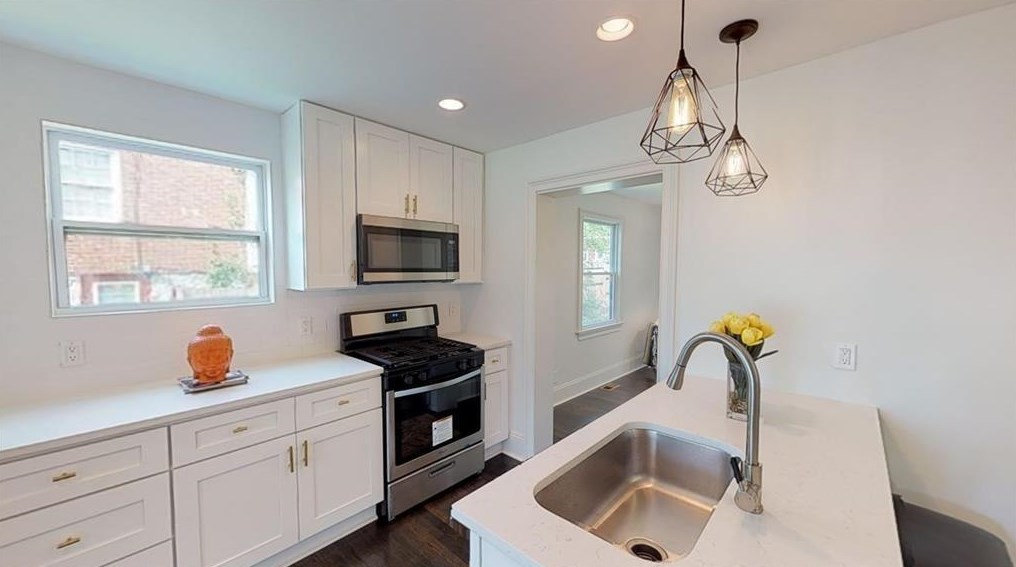 1992 Delphine Dr, Decatur GA  30032-3969 exterior