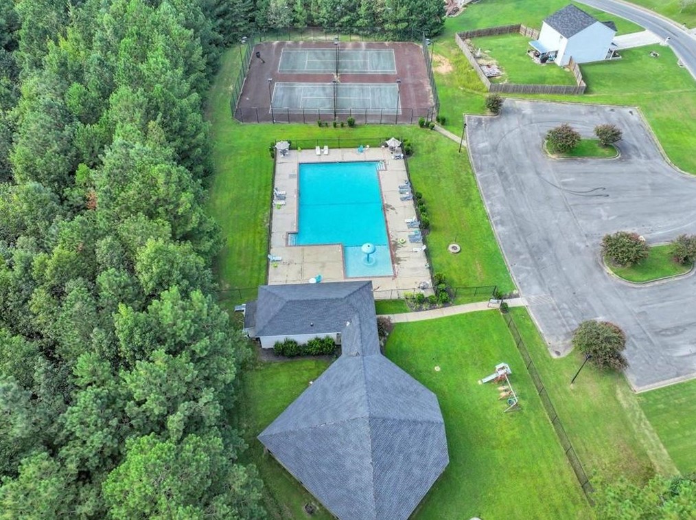 803 Riverside Dr, Calhoun GA  30701-5408 exterior