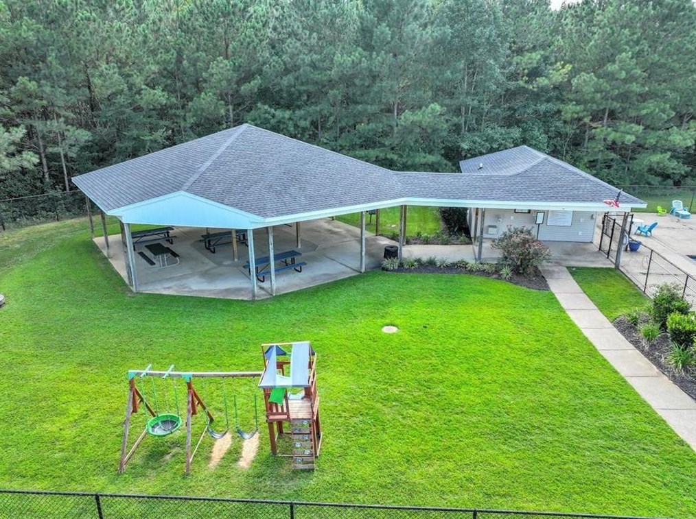 803 Riverside Dr, Calhoun GA  30701-5408 exterior