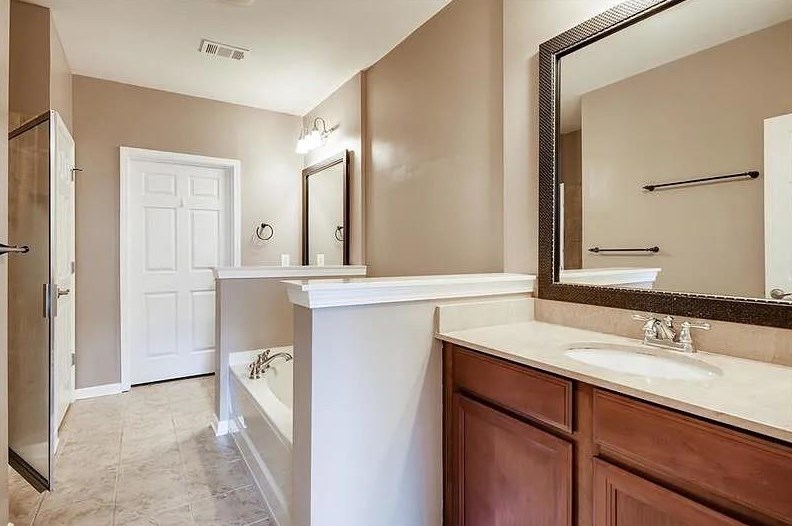 4805 Village Way, Smyrna GA  30080-9219 exterior