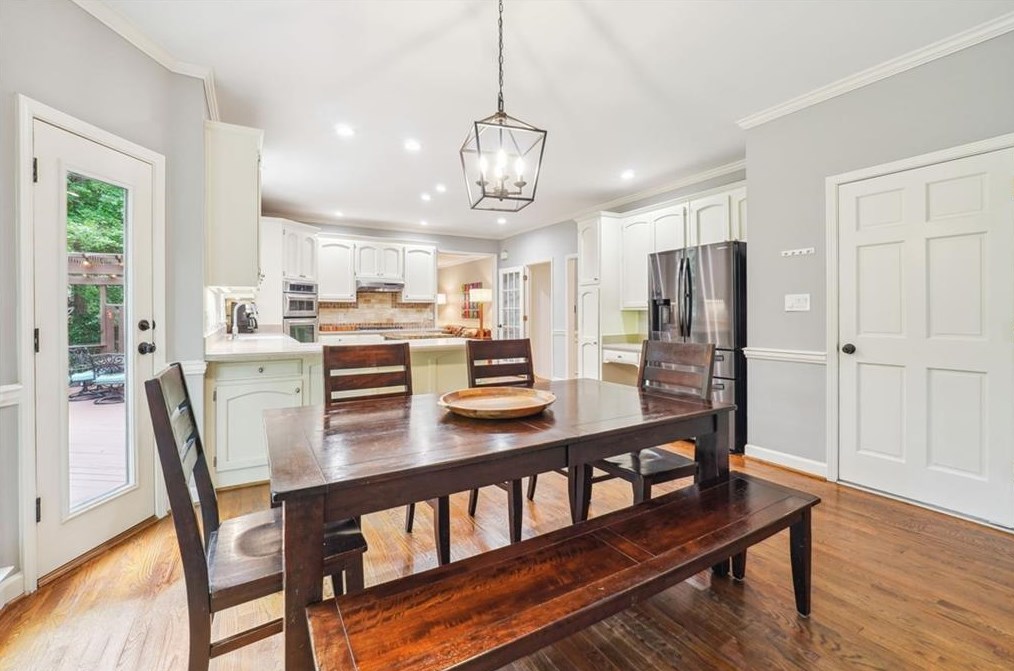 10455 Centennial Dr, Alpharetta GA  30022-5768 exterior