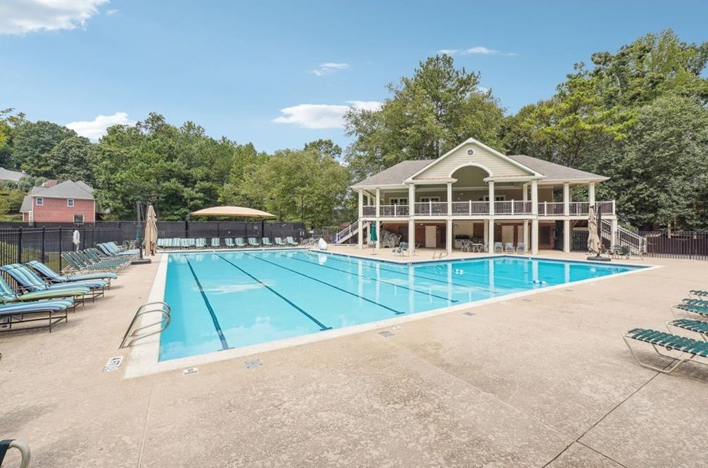 10455 Centennial Dr, Alpharetta GA  30022-5768 exterior