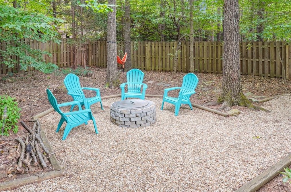 10455 Centennial Dr, Alpharetta GA  30022-5768 exterior