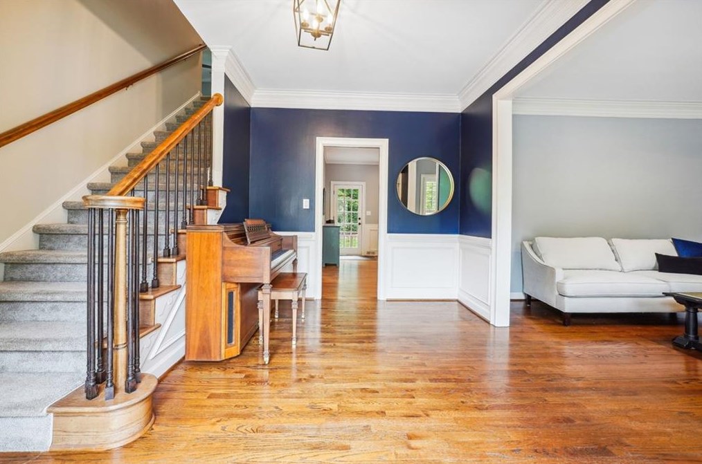 10455 Centennial Dr, Alpharetta GA  30022-5768 exterior