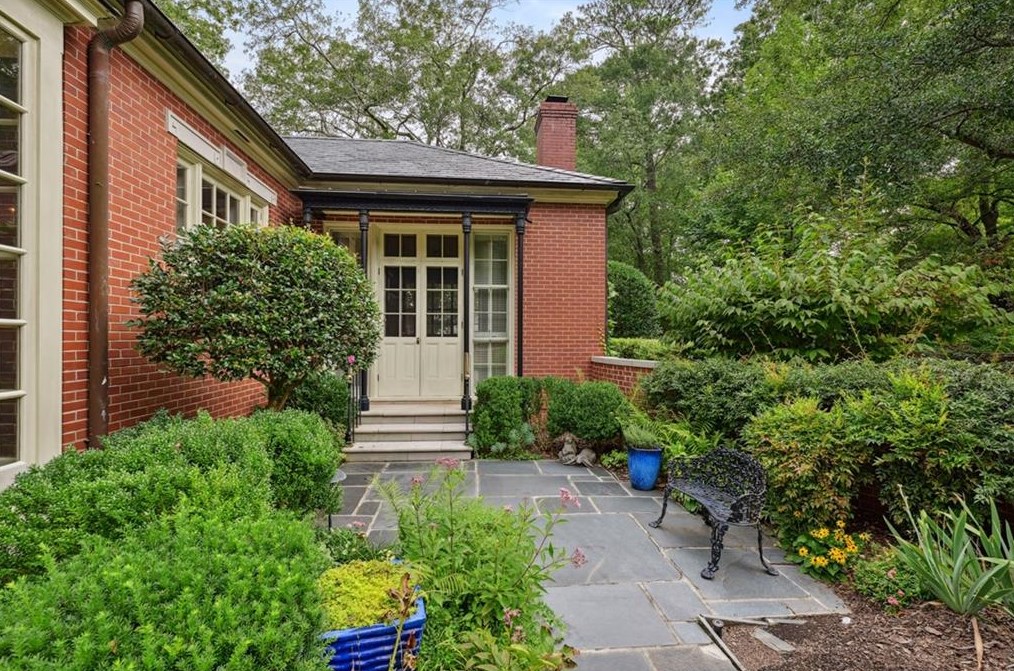 3543 Woodhaven Rd, Atlanta GA  30305-1010 exterior