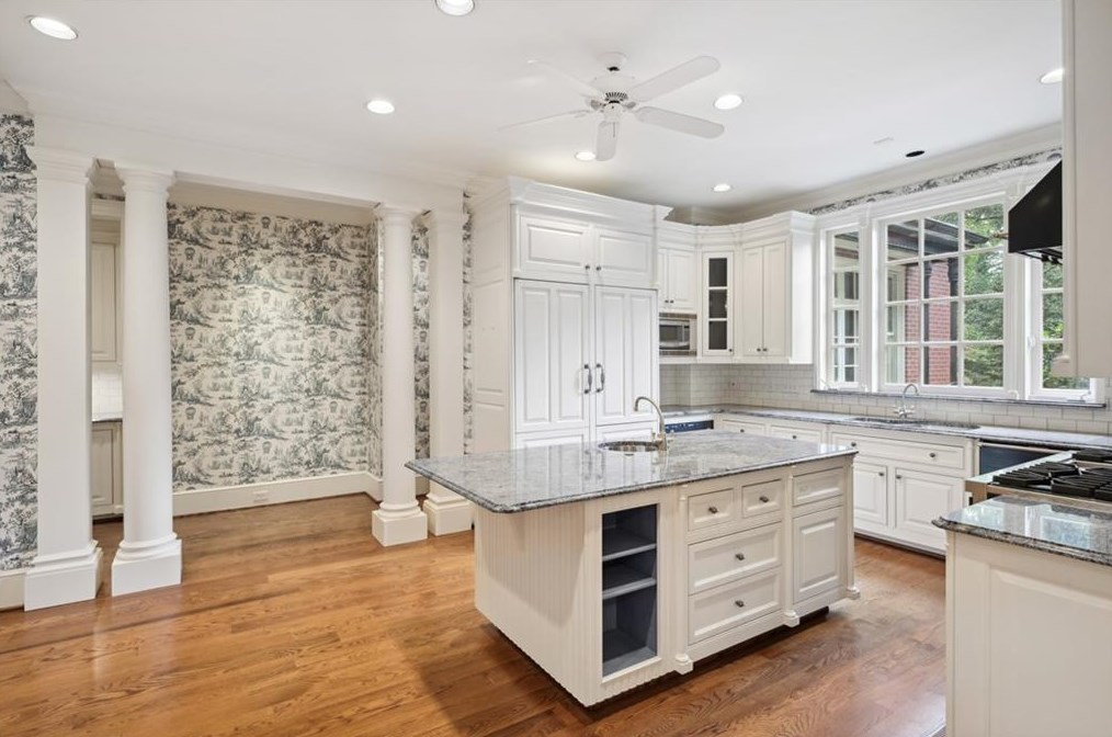 3543 Woodhaven Rd, Atlanta GA  30305-1010 exterior