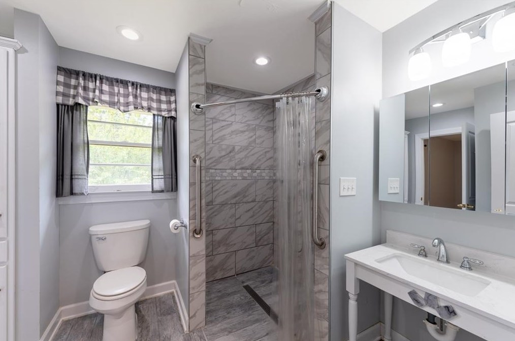 2479 Harrington Dr, Decatur GA  30033-4903 exterior