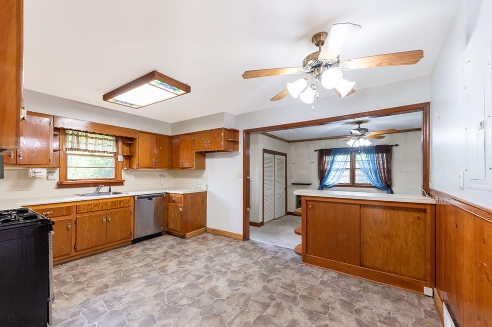 2479 Harrington Dr, Decatur GA  30033-4903 exterior