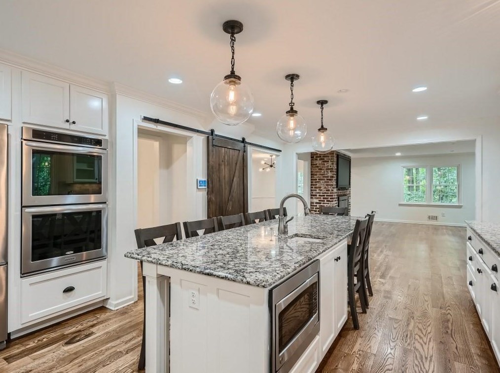 1117 Ragley Hall Rd, Atlanta GA  30319-2511 exterior