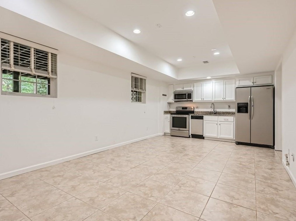 1117 Ragley Hall Rd, Atlanta GA  30319-2511 exterior
