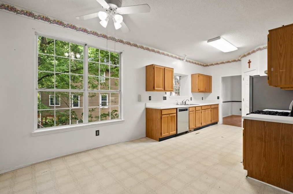 11665 Red Maple Frst Dr, Alpharetta GA 30005-7248 exterior