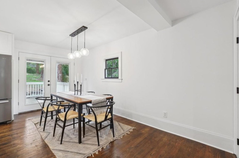 1308 Deerwood Dr, Decatur GA  30030-4512 exterior