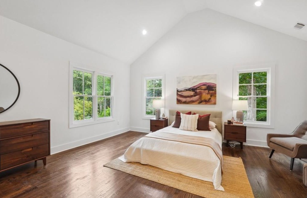 1308 Deerwood Dr, Decatur GA  30030-4512 exterior