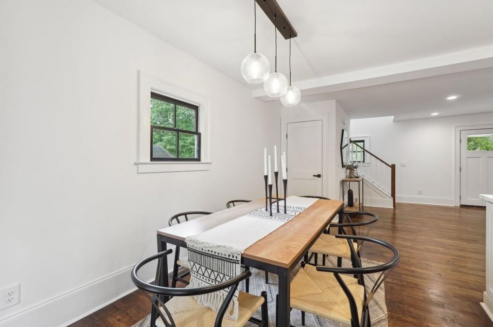 1308 Deerwood Dr, Decatur GA  30030-4512 exterior