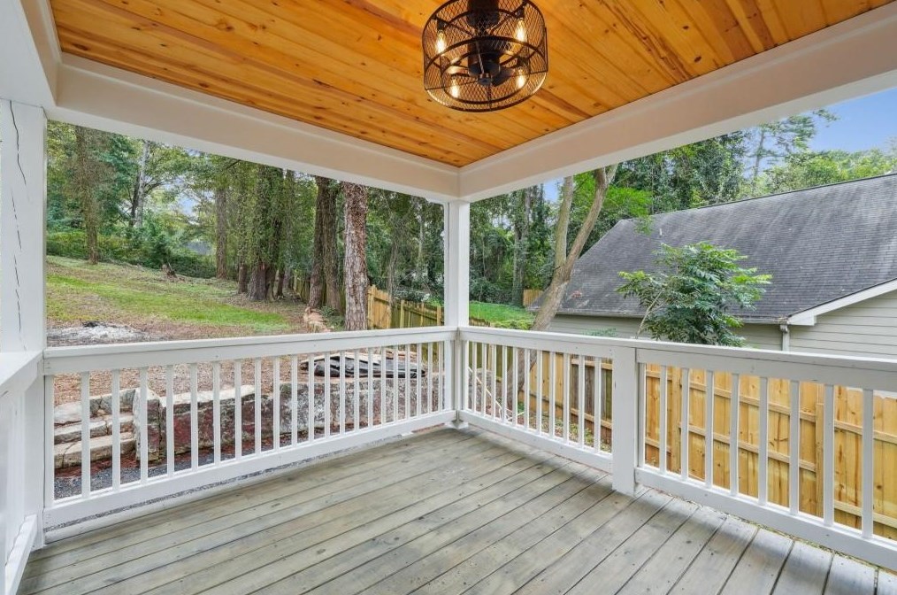 1308 Deerwood Dr, Decatur GA  30030-4512 exterior