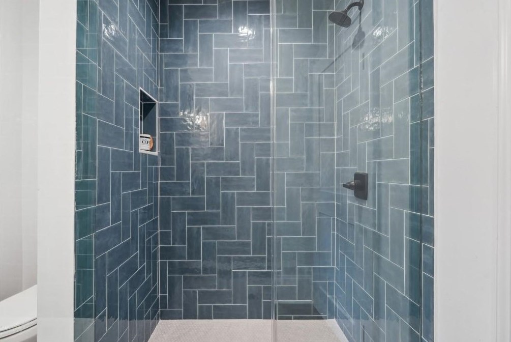 1308 Deerwood Dr, Decatur GA  30030-4512 exterior