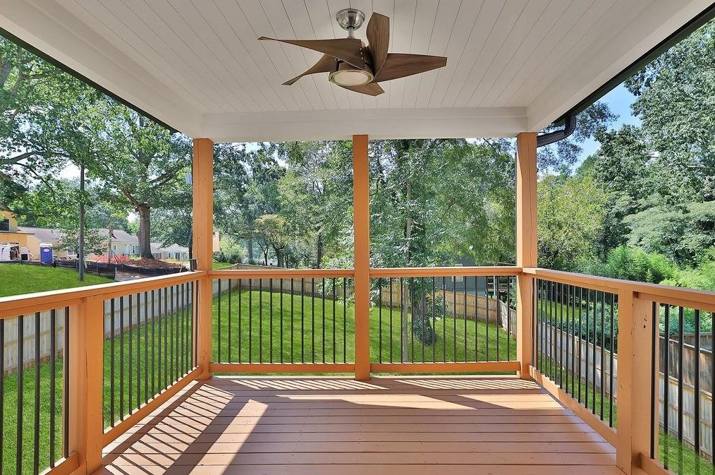 613 Parker Ave, Decatur GA  30032-3950 exterior