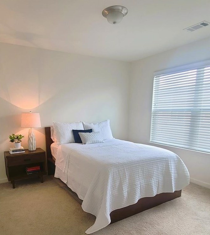 823 Regal Ln, Atlanta GA  30331-8636 exterior