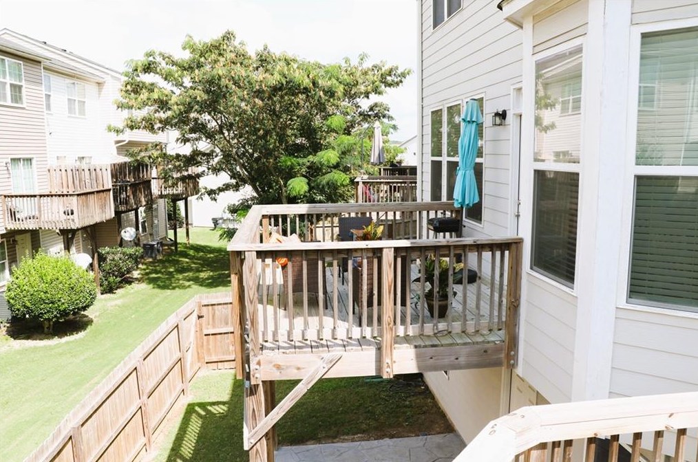 823 Regal Ln, Atlanta GA  30331-8636 exterior