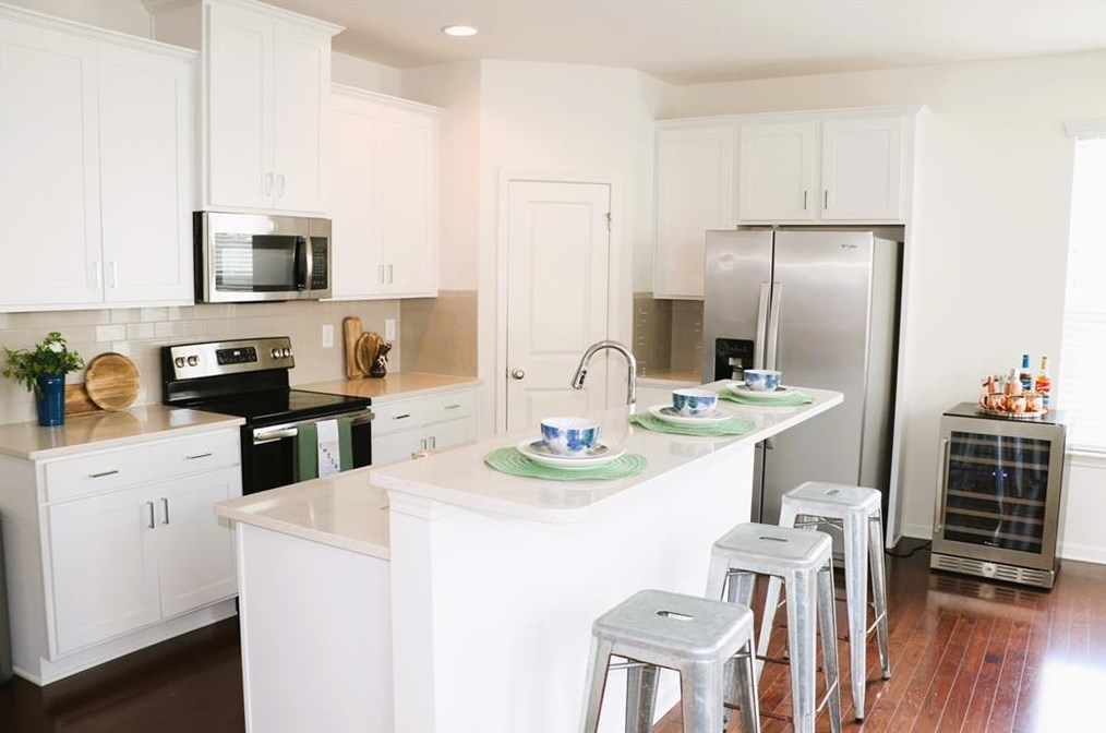 823 Regal Ln, Atlanta GA  30331-8636 exterior