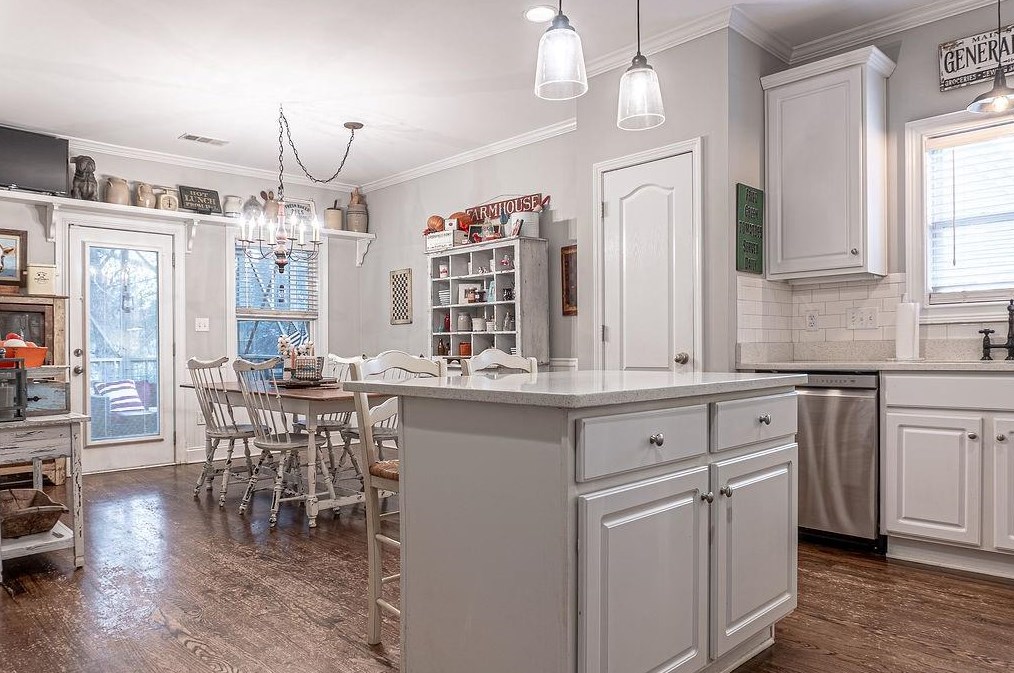 584 Edgewood Dr, Athens GA 30606-1418 exterior