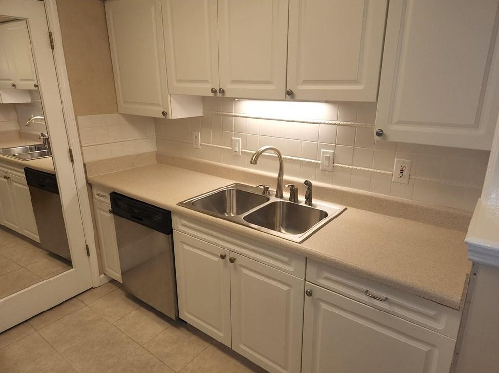 1415 Wingate Way, Atlanta GA  30350-4966 exterior