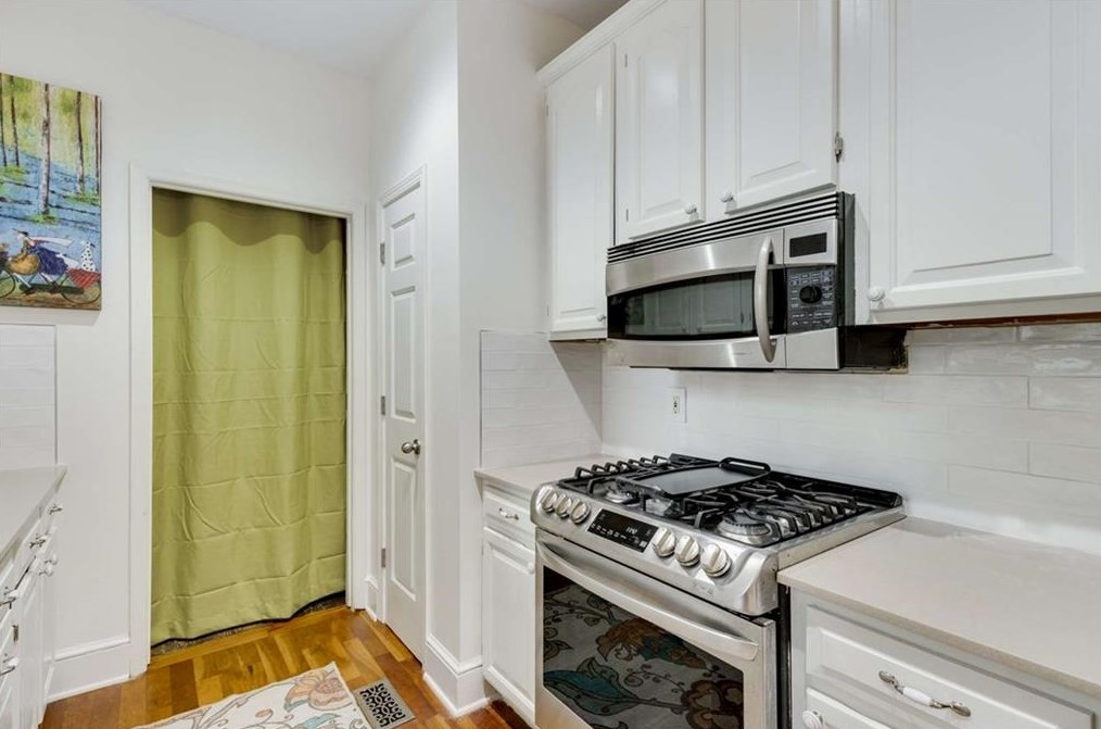 608 Avery St, Decatur GA  30030-3811 exterior