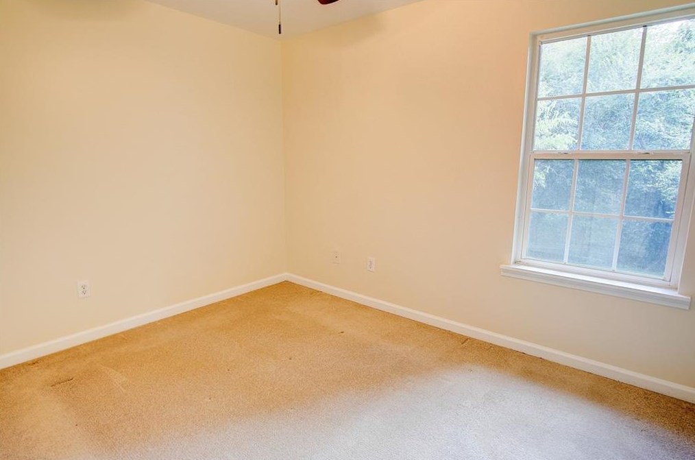 237 Hall Memorial Rd, Calhoun GA 30701-8354 exterior