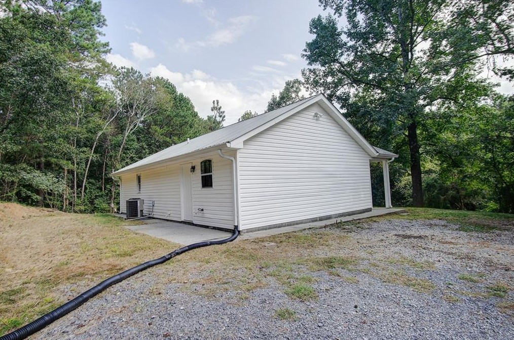 237 Hall Memorial Rd, Calhoun GA 30701-8354 exterior