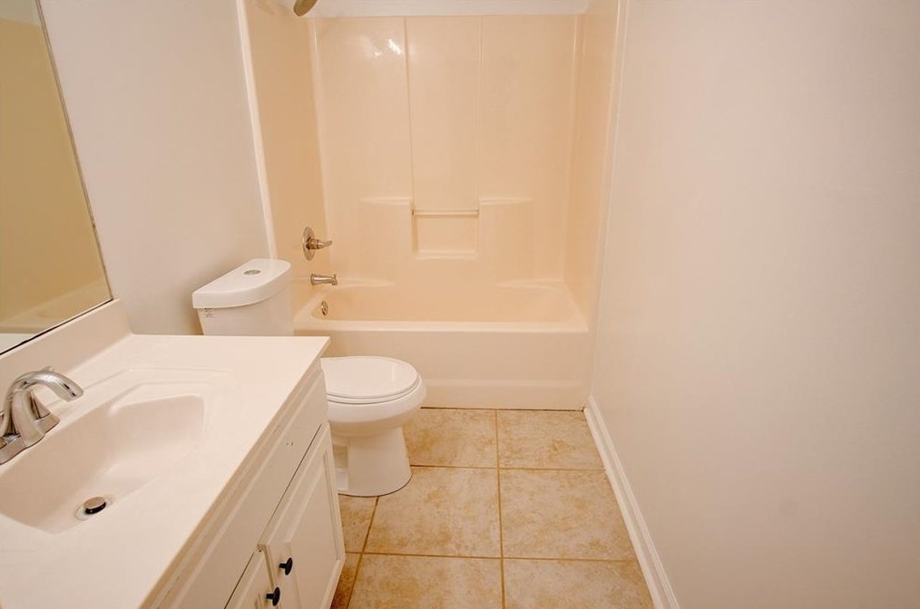 237 Hall Memorial Rd, Calhoun GA 30701-8354 exterior