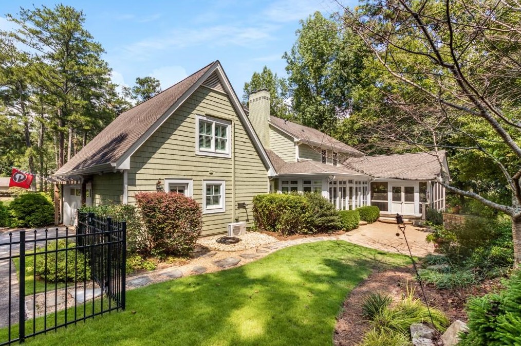 740 Weatherly Ln, Atlanta GA  exterior