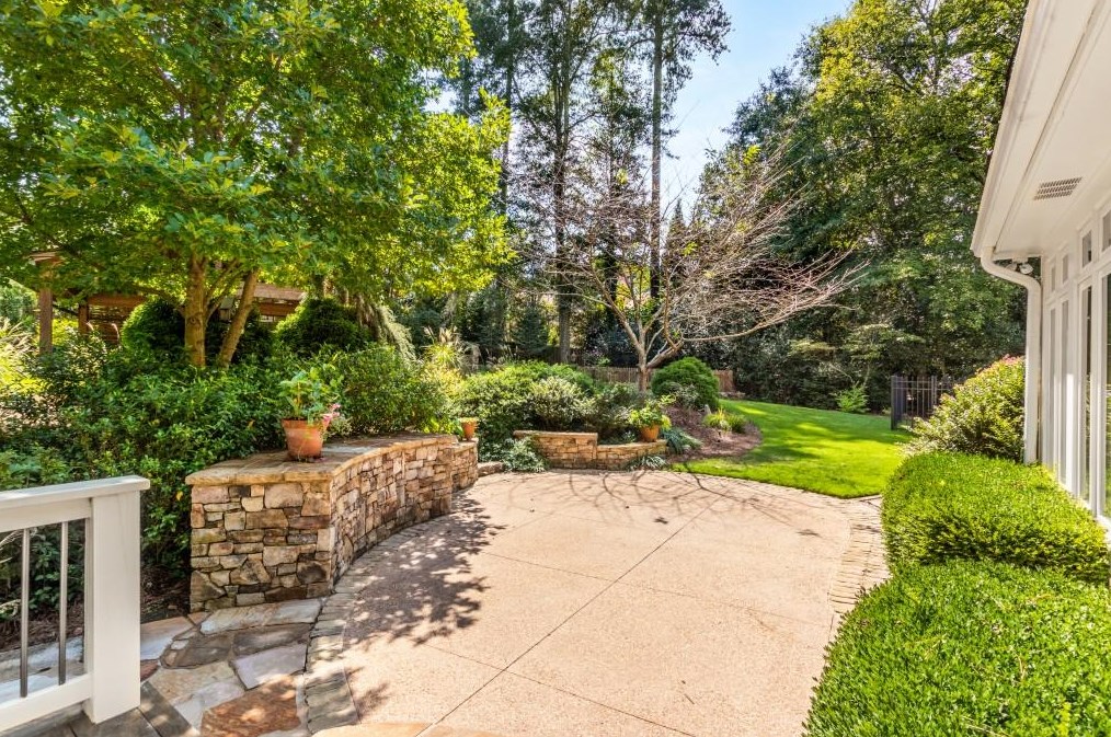 740 Weatherly Ln, Atlanta GA  exterior