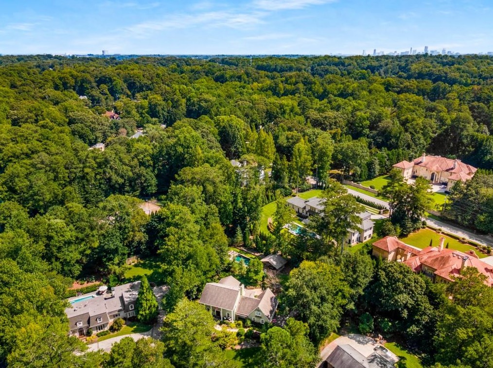 740 Weatherly Ln, Atlanta GA  exterior