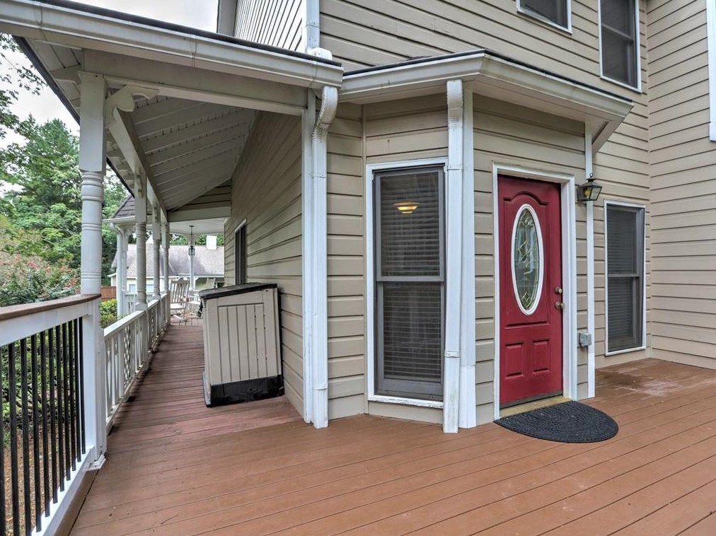 1449 Cambridge Cmn, Decatur GA  30033-2047 exterior