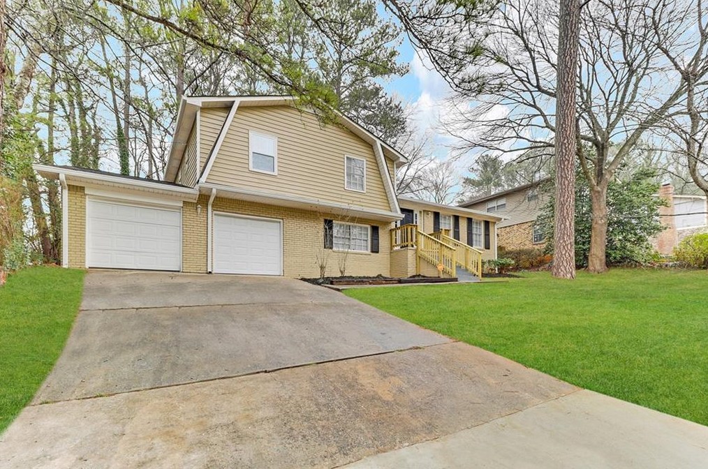 4183 Northstrand Dr, Decatur GA  30035-2377 exterior