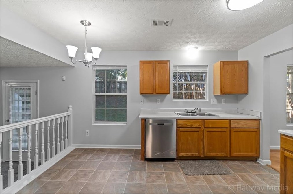 2211 Ramblewood Cir, Decatur GA  30035-3611 exterior