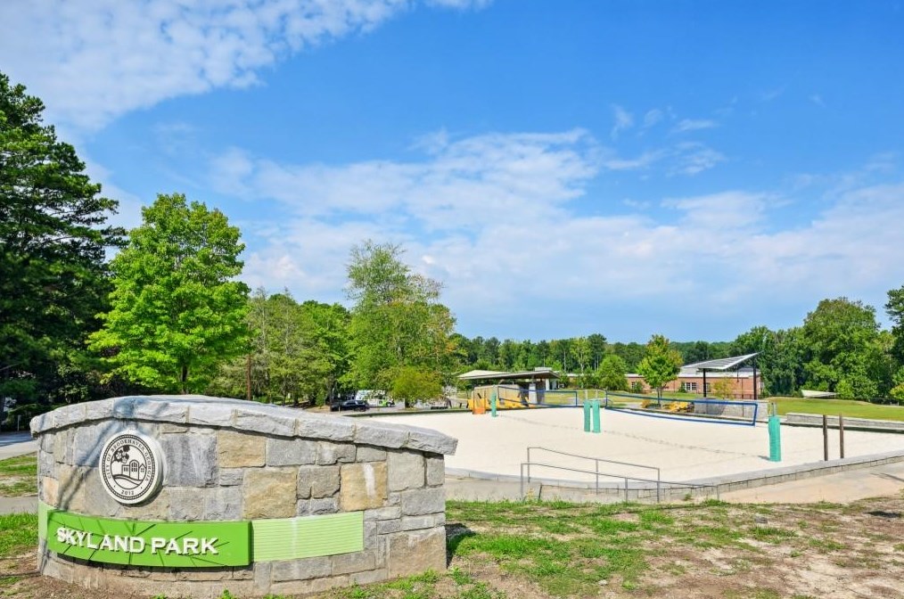 2480 Skyland Dr, Atlanta GA  30319-3759 exterior