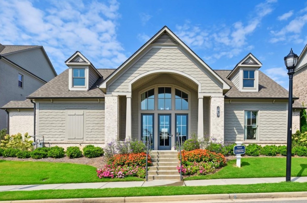 2480 Skyland Dr, Atlanta GA  30319-3759 exterior