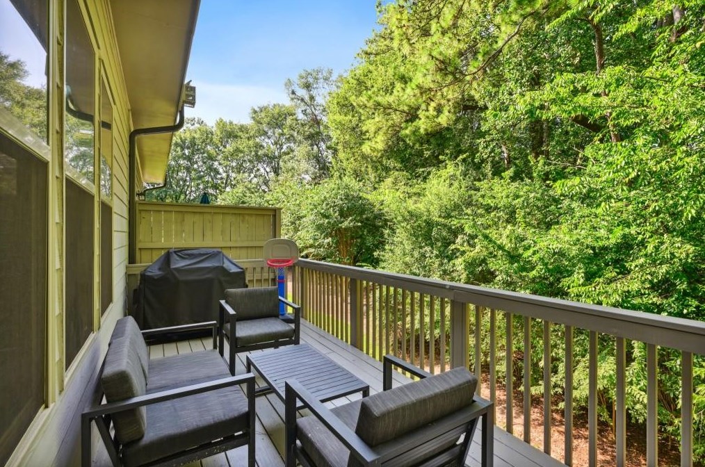 2480 Skyland Dr, Atlanta GA  30319-3759 exterior
