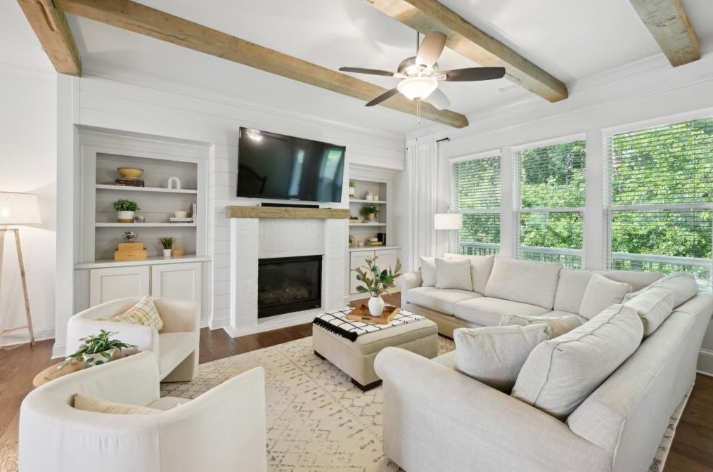 2480 Skyland Dr, Atlanta GA  30319-3759 exterior