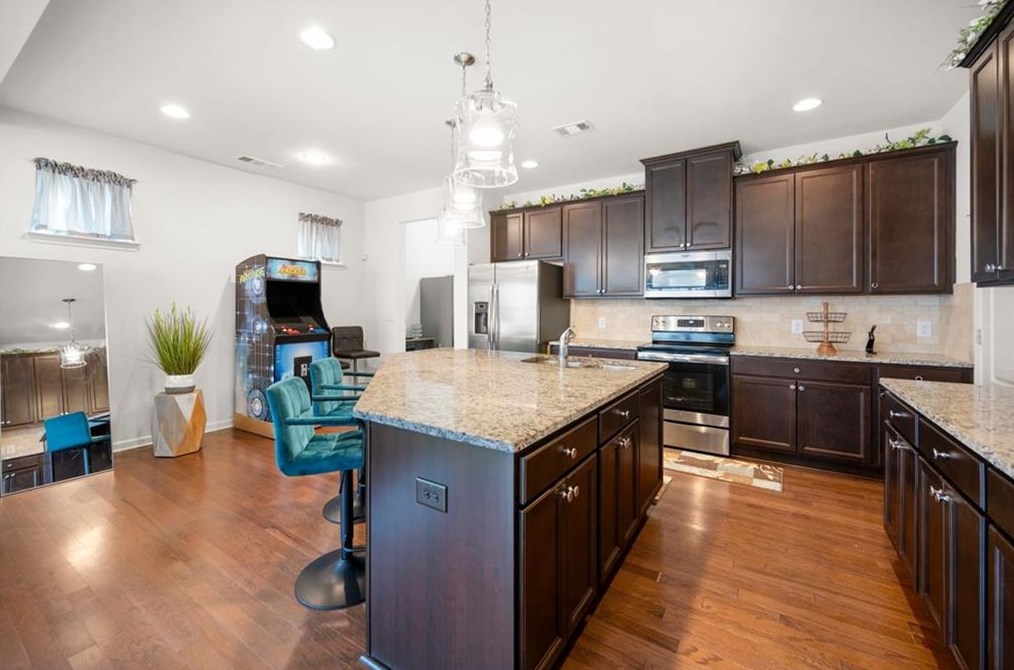 7788 Rutgers Cir, Fairburn GA  30213 exterior