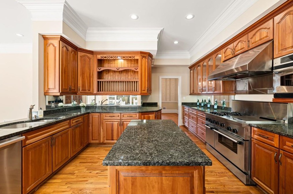 451 Woodward Ave, Atlanta GA  30312-2236 exterior
