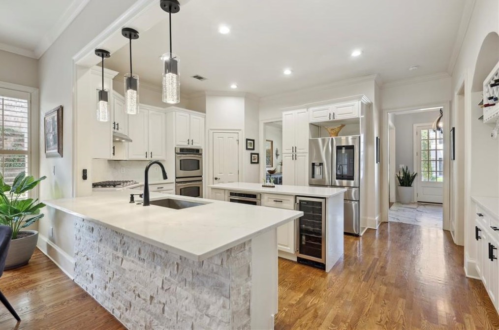 2065 Arminda Ct, Alpharetta GA  30022-1589 exterior