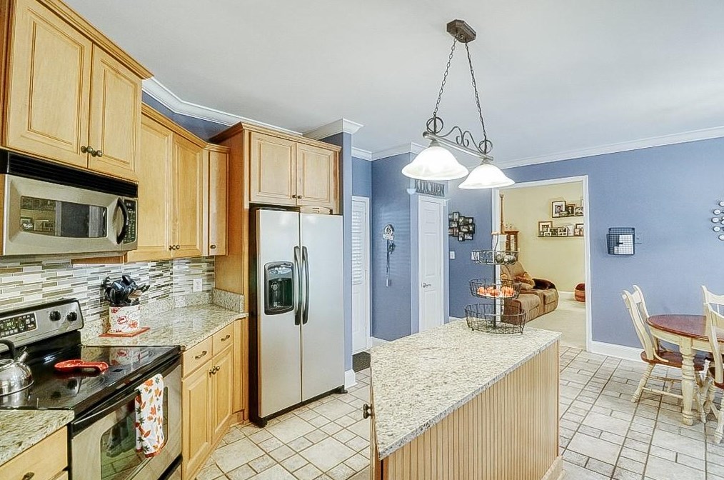 1220 Chaddwyck Dr, Athens GA  30606-7005 exterior