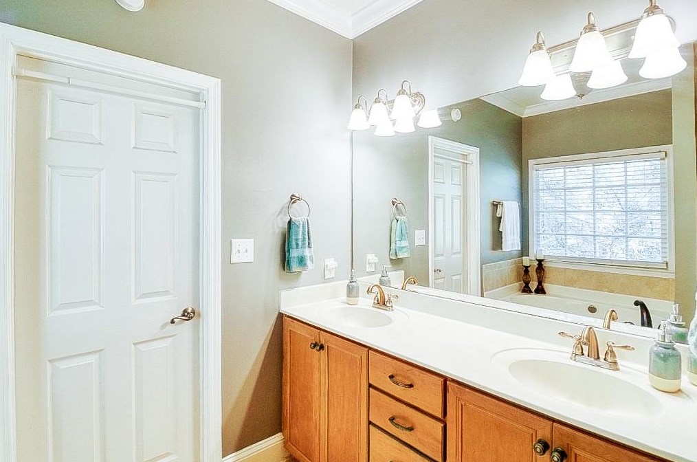 1220 Chaddwyck Dr, Athens GA  30606-7005 exterior