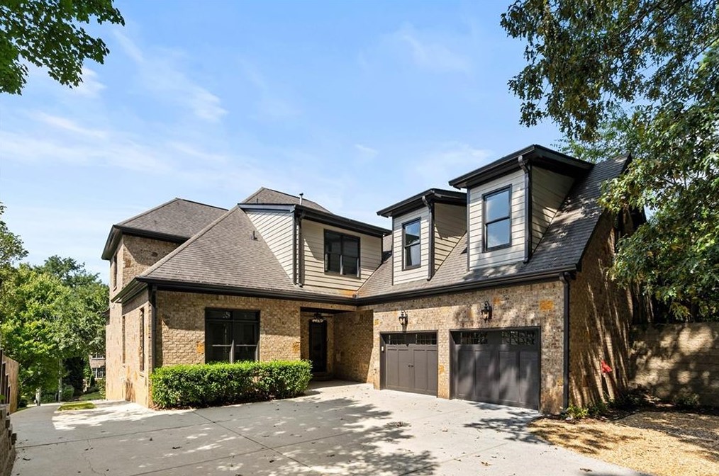 2707 Skyland Dr, Atlanta GA  30319-3645 exterior