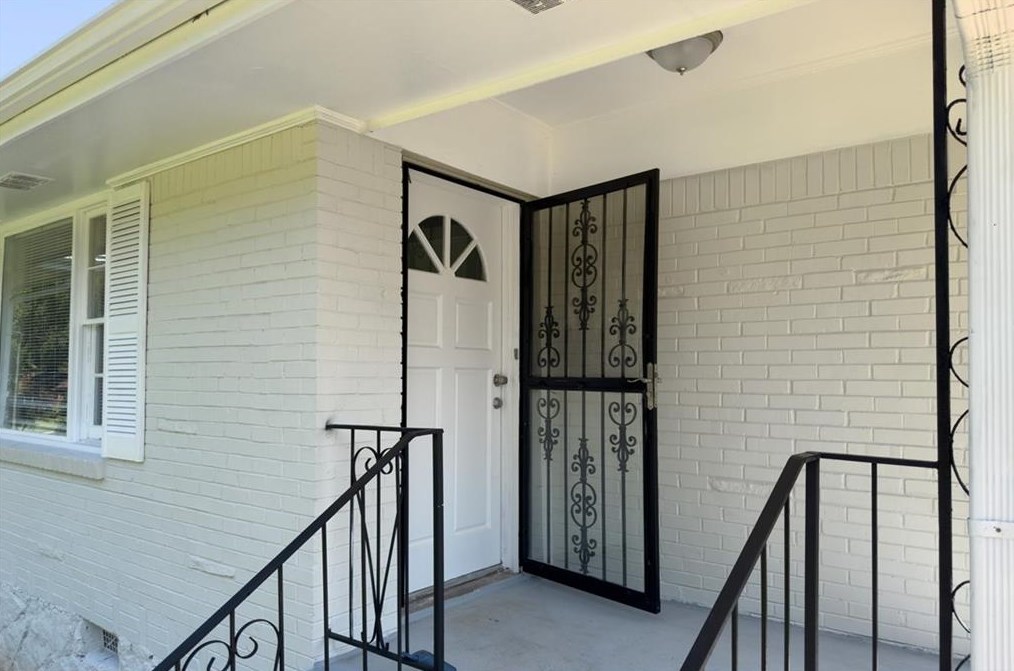 2234 Sharon Way, Decatur GA  30032-5757 exterior